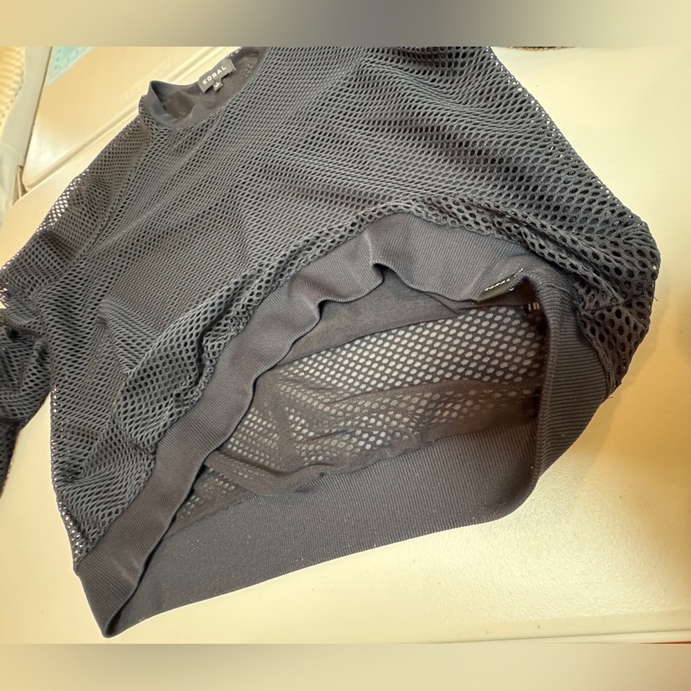 Koral Sofia Mesh Long Sleeve Top Dark Navy Athletic Pullover Size Large Made in - Picture 9 of 15